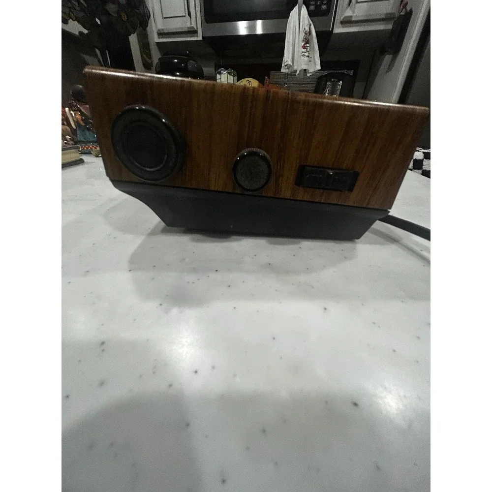 Vintage GE Digital Alarm Clock Radio AM/FM Wood Grain Red LED Display 7-4612B